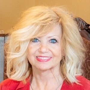 Meet your Posher, Lana